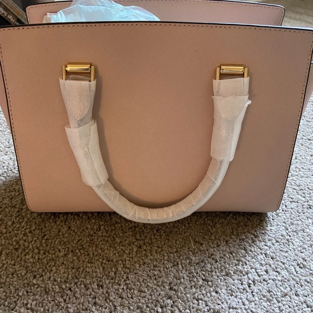 Michael Kors Selma Mini Purse - Picture 2 of 8
